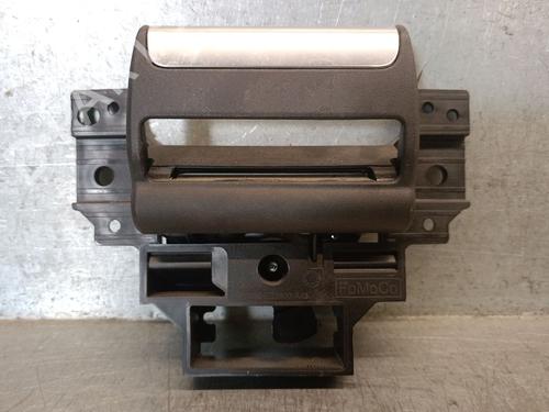 rear-right-interior-door-handle-vw-amarok-t1a-t1b-2022-34554870 main image