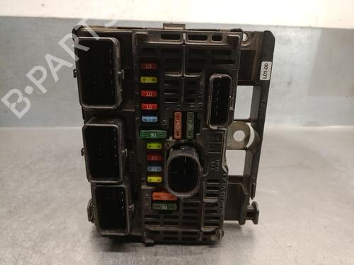 Used Fuse box Fuse box PEUGEOT 407 (6D_) 2.0 HDi 135 (6DRHRH, 6DRHRE, 6DRHRG, 6DRHRJ) (136 hp) 40121223 40121223