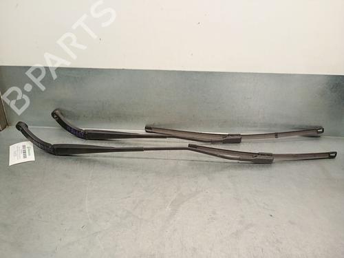Used Front windshield wiper arm RENAULT EXPRESS Box Body/MPV 1.5 Blue dCi 75 (F6AA) (75 hp) 29446417