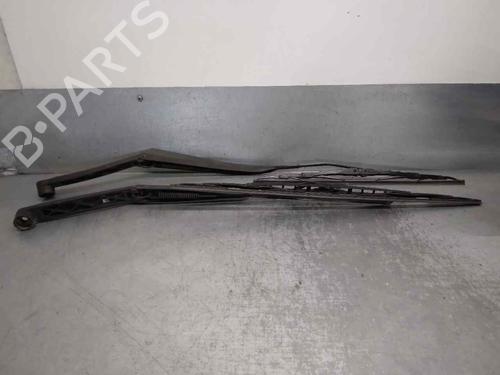 Used Front windshield wiper arm HYUNDAI SANTA FÉ II (CM) 2.2 CRDi GLS (150 hp) 18247189