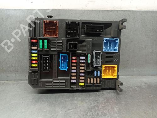 Used Fuse box OPEL CORSA F (P2JO) 1.5 (68) (102 hp) 21840193
