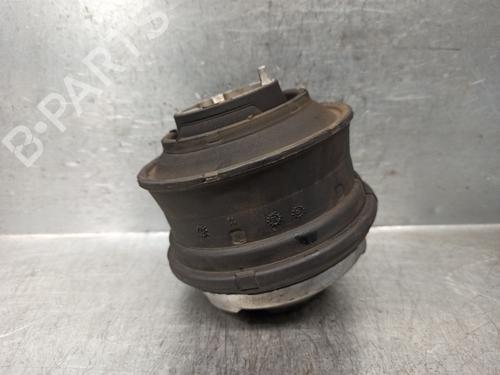 Used Engine mount MERCEDES-BENZ C-CLASS (W202) C 250 Turbo-D (202.128) (150 hp) 15374277