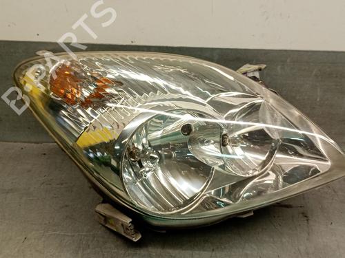 Phare droit TOYOTA COROLLA Verso (_E12_) 2.0 D-4D (CDE120_, CDE120R) (90 hp) 32110274