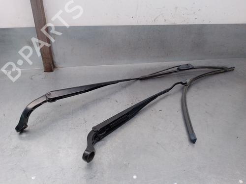 Used Front windshield wiper arm Front windshield wiper arm 36786423 36786423