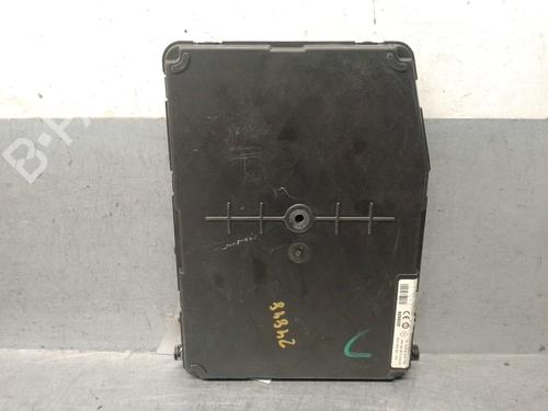 fuse-box-renault-scenic-ii-jm01_-2003-2004-2005-2006-2007-2008-2009-2010-32989128 main image