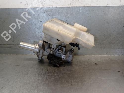 Used Brake master cylinder SEAT ATECA (KH7, KHP) 2.0 TDI (150 hp) 27243548