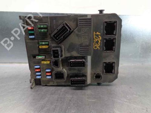 Used Fuse box PEUGEOT 407 (6D_) 2.0 HDi 135 (6DRHRH, 6DRHRE, 6DRHRG, 6DRHRJ) (136 hp) 7220607