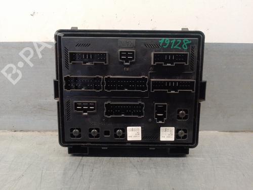 Used Fuse box SSANGYONG RODIUS I 2.7 Xdi (165 hp) 18108939