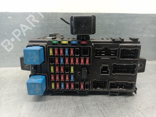 Used Fuse box HYUNDAI SANTA FÉ I (SM) 2.7 4x4 (175 hp) 13449344