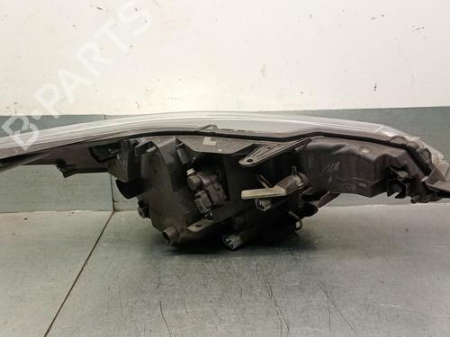 Left headlight TOYOTA AVENSIS Saloon (_T27_) 2.0 D-4D (WWT271_) | BP30588404C28