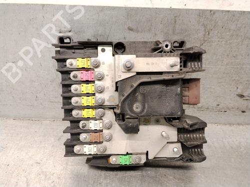 Used Fuse box Fuse box 38046571 38046571