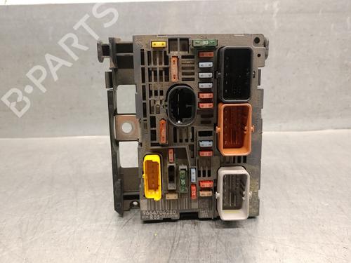 Used Fuse box PEUGEOT 308 I (4A_, 4C_) [2007-2016]  31083671