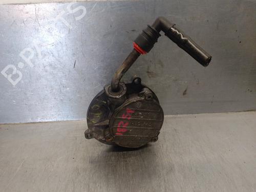 Used Vacuum pump MERCEDES-BENZ A-CLASS (W168) A 170 CDI (168.008) (90 hp) 13748972