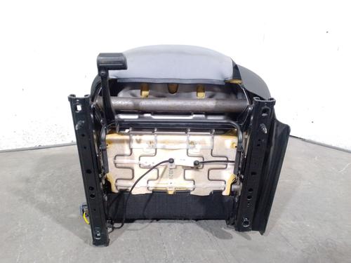 Left front seat FIAT 500L (351_, 352_) 1.3 D Multijet (199LXY1A, 199LXY11) | BP31940995C15 