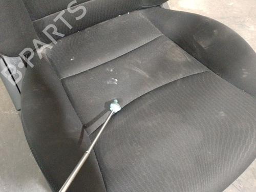 Right front seat HYUNDAI ELANTRA V Saloon (MD, UD) | BP32169211C16