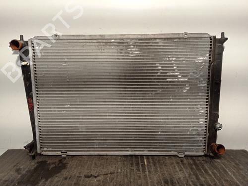 Used Water radiator Water radiator 17586724 17586724