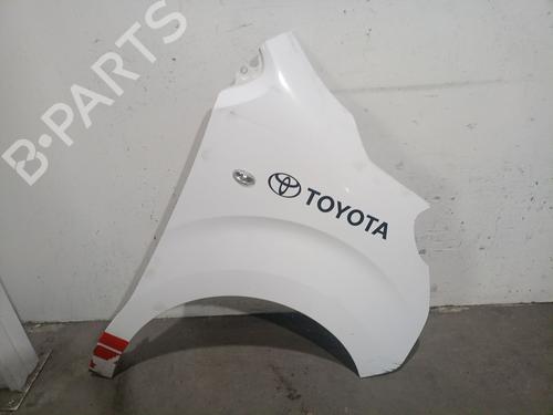 right-front-fenders-toyota-proace-van-mdz_-2016-35962563 main image
