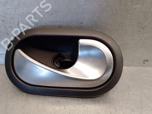 Poignée intérieure arrière droite RENAULT TWINGO III (BCM_, BCA_) 0.9 TCe 90 (BCM9, BCM2) (90 hp) 29423056