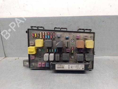Used Fuse box Fuse box OPEL ASTRA H (A04) 1.9 CDTI (L48) (150 hp) 31637710 31637710