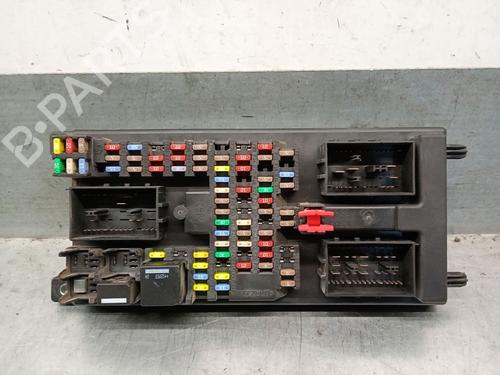 Used Fuse box LAND ROVER RANGE ROVER SPORT I (L320) 3.0 D 4x4 (256 hp) 25242035