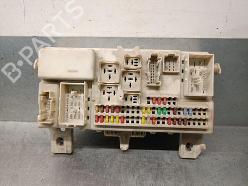 Used Fuse box Fuse box 39536550 39536550