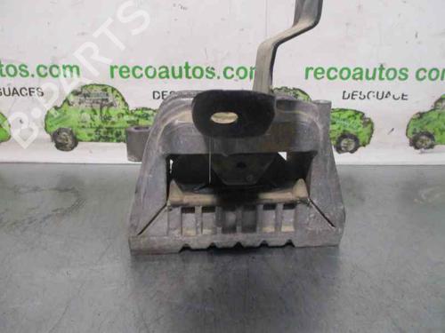 Motorophæng VW CADDY III Box Body/MPV (2KA, 2KH, 2CA, 2CH) 1.9 TDI (75 hp) 8762109