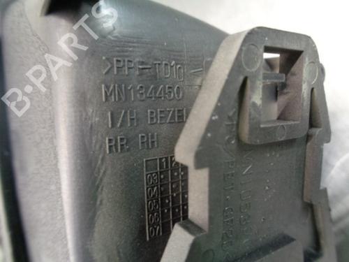Høyre bak invendig håndtak MITSUBISHI GRANDIS (NA_W) 2.4 MIVEC (NA4W) | BP10149071I16 