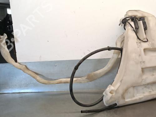 Used Windscreen washer tank BMW 5 Touring (F11) 520 d (184 hp) 25240402