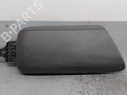 Used Armrest / Center console Armrest / Center console 17209589 17209589