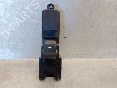 Used Right rear window switch HYUNDAI TUCSON (TL, TLE) 1.7 CRDi (116 hp) 29588801