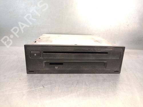 Used Radio VW TOURAN (5T1) 1.4 TSI (150 hp) 26922925