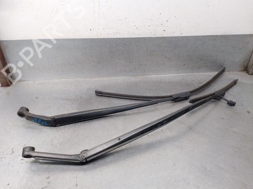 Used Front windshield wiper arm Front windshield wiper arm TOYOTA COROLLA Saloon (_E21_) 1.8 VVTi Hybrid (ZWE211, MZEA12) (98 hp) 34714220 34714220
