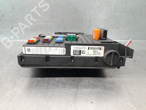 Fuse box VOLVO S60 I (384) 2.5 T | BP37408771E1 - Image 3