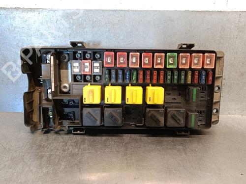 Used Fuse box Fuse box LAND ROVER DISCOVERY II (L318) 2.5 Td5 4x4 (136 hp) 40498505 40498505