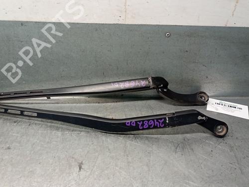 front-windshield-wiper-arm-audi-a4-b6-8e2-2000-2001-2002-2003-2004-2005-32853155 main image