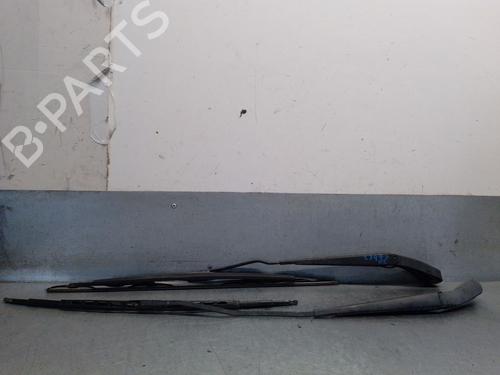 Używane Ramię wycieraczki przedniej szyby VOLVO V70 II (285) 2.4 (140 hp) 30834786