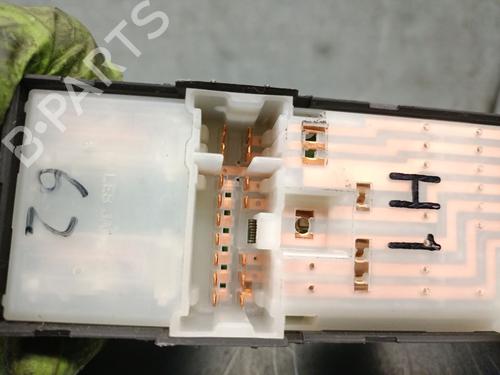 Venstre Foran elrute bryter NISSAN PICK UP (D22) 2.5 Di | BP30922883I27