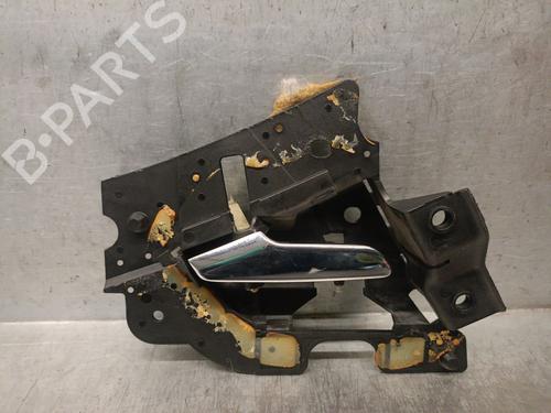 Maneta interior trasera derecha MERCEDES-BENZ E-CLASS (W210) E 270 CDI (210.016) (170 hp) 30940391