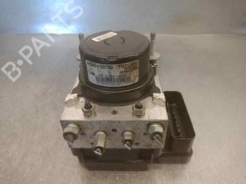 Used ABS pump TOYOTA YARIS (_P13_) 1.0 (KSP130_, KSP130) (69 hp) 18880782