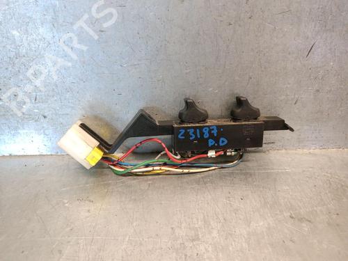 Højre fortil elrude kontakt NISSAN PRIMERA (P10) 1.6 (102 hp) 27526867