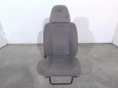 Sæde højre fortil VOLVO 340-360 Saloon (344) 1.7 (80 hp) 16717043