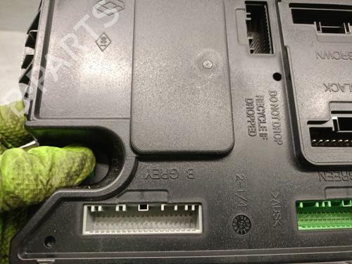 Fuse box RENAULT MEGANE III Hatchback (BZ0/1_, B3_) 1.6 16V (BZ1B, BZ1H) | BP27204703E1 