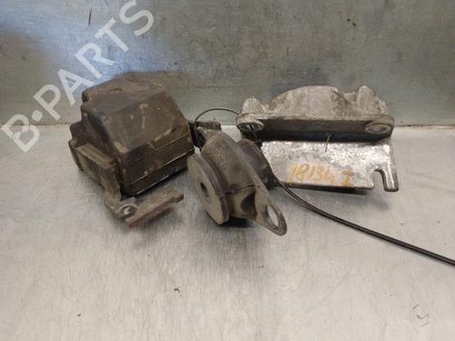 Used Engine mount RENAULT MEGANE I (BA0/1_) 2.0 i (BA0G) (114 hp) 13613394