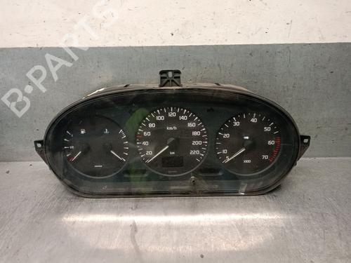 Used Instrument cluster RENAULT MEGANE I (BA0/1_) 1.6 e (BA0F, BA0S) (90 hp) 31042457