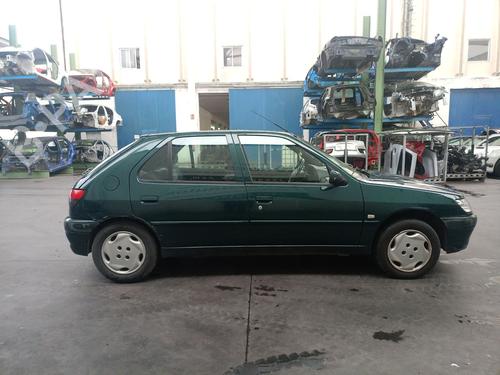 Interior roof light PEUGEOT 306 Hatchback (7A, 7C, N3, N5) 1.9 D | BP32256512I8