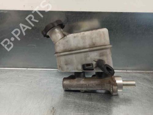 Used Brake master cylinder KIA SPORTAGE II (JE_, KM_) 2.0 CRDi 4WD (113 hp) 5804002