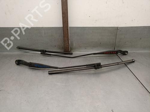 Used Front windshield wiper arm Front windshield wiper arm ALFA ROMEO 159 (939_) 2.4 JTDM (939AXD12, 939AXD1B) (200 hp) 34715855 34715855