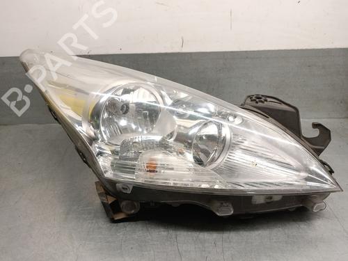Used Right headlight PEUGEOT 5008 (0U_, 0E_) 2.0 HDi 150 / BlueHDi 150 (150 hp) 29851162