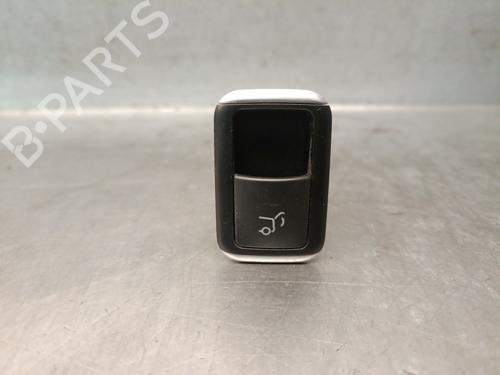 switch-mercedes-benz-gle-w166-2015-2016-2017-2018-32394079 main image