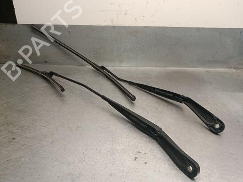 Used Front windshield wiper arm JAGUAR XE (X760) 2.0 D (180 hp) 22188333